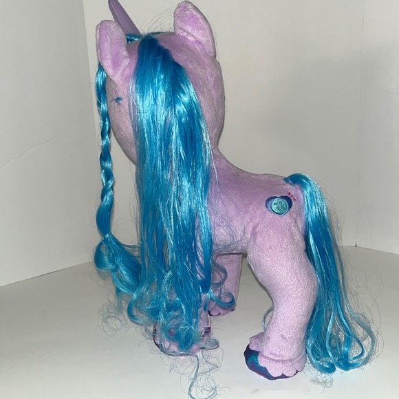 My Little Pony.  Friendship Is Magic.  13", Izzy Moonbow.  Sings & Glows. - Picture 4 of 4